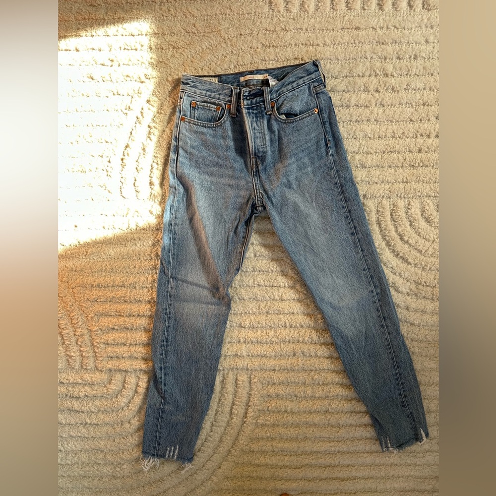 Levi’s Wedgie size 24